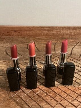 NWT Four-Shade Women's CG Lipstick Set – Assorted Pink, Coral, Rose, Mauve